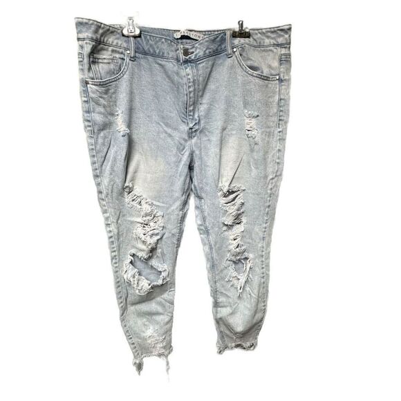 Tinseltown Distressed Jeans. - Picture 1 of 4
